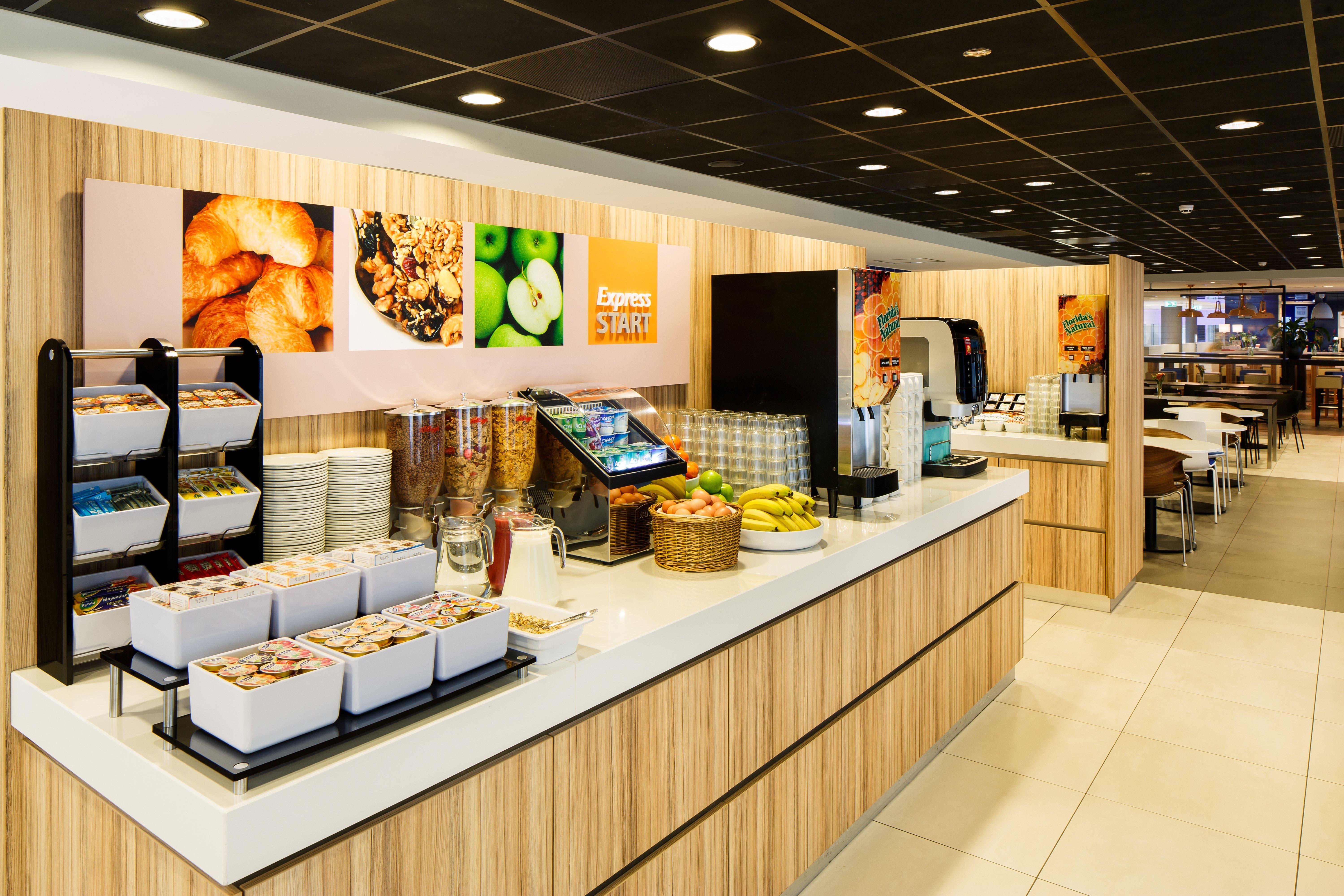 Holiday Inn Express Rotterdam - Central Station By Ihg מראה חיצוני תמונה