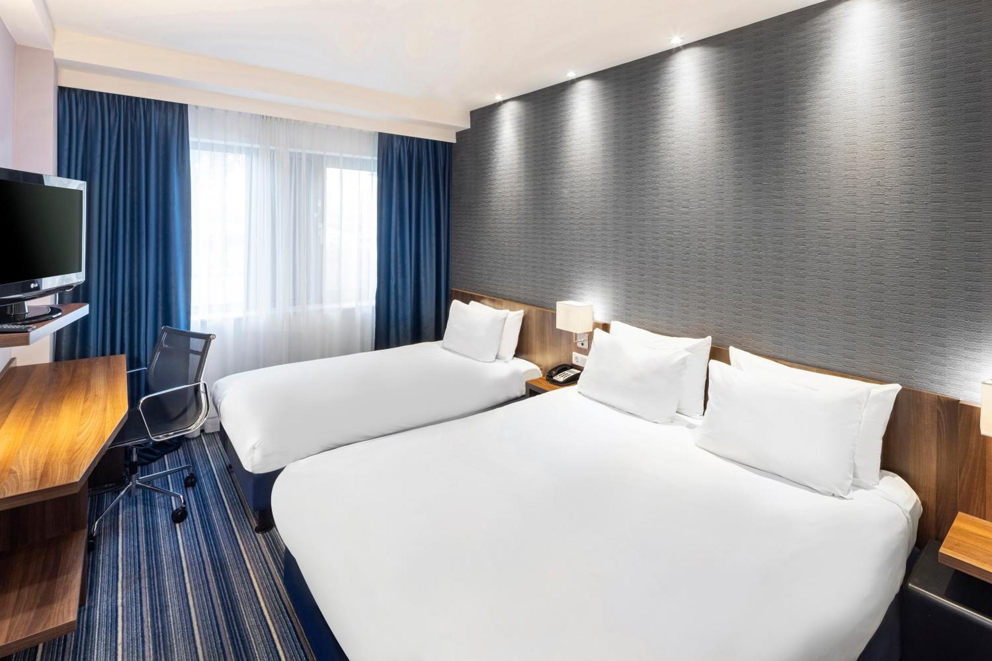 Holiday Inn Express Rotterdam - Central Station By Ihg מראה חיצוני תמונה